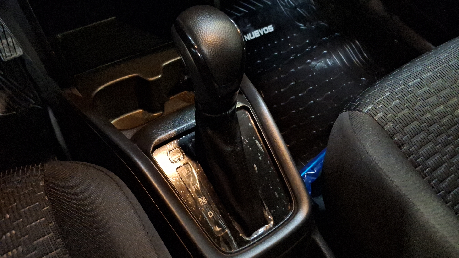 Suzuki Swift — foto 11 de 16