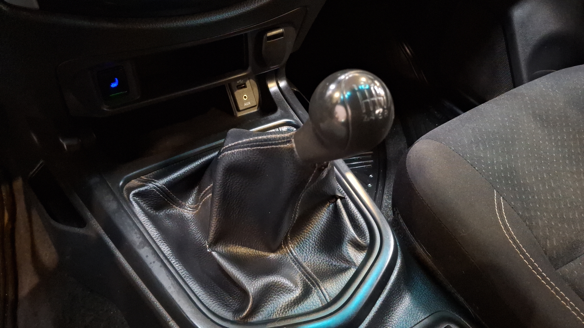 Nissan Navara — foto 11 de 15
