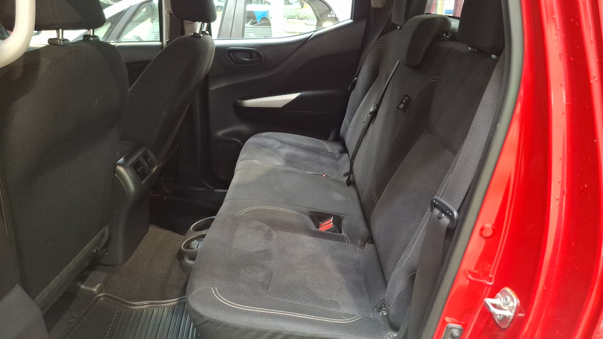 Nissan Navara — foto 13 de 15