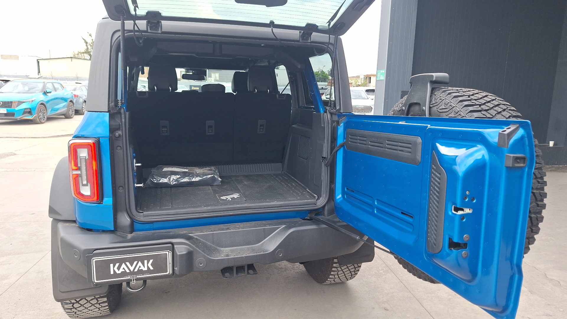 Ford Bronco — foto 4 de 15