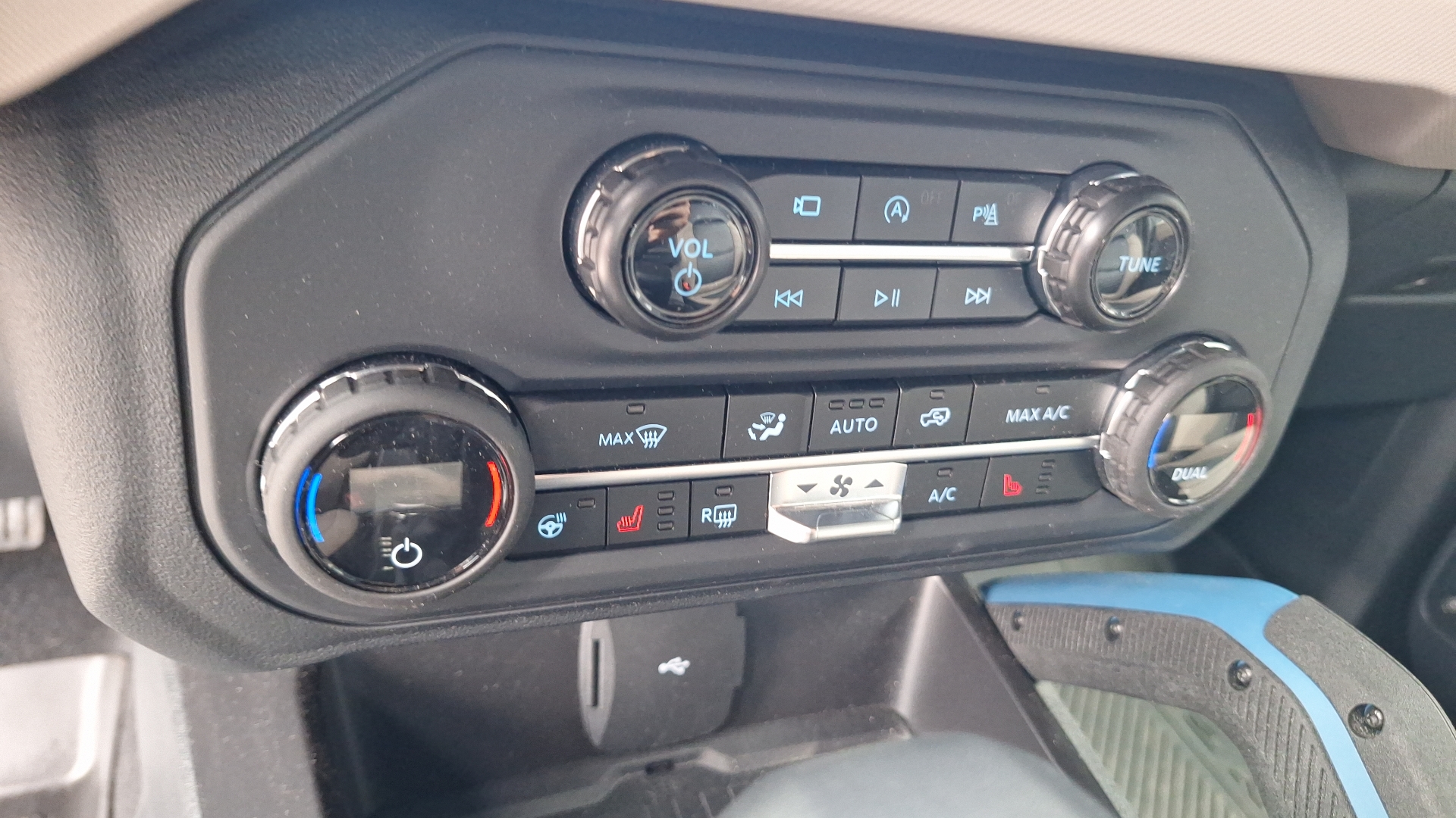 Ford Bronco — foto 15 de 15