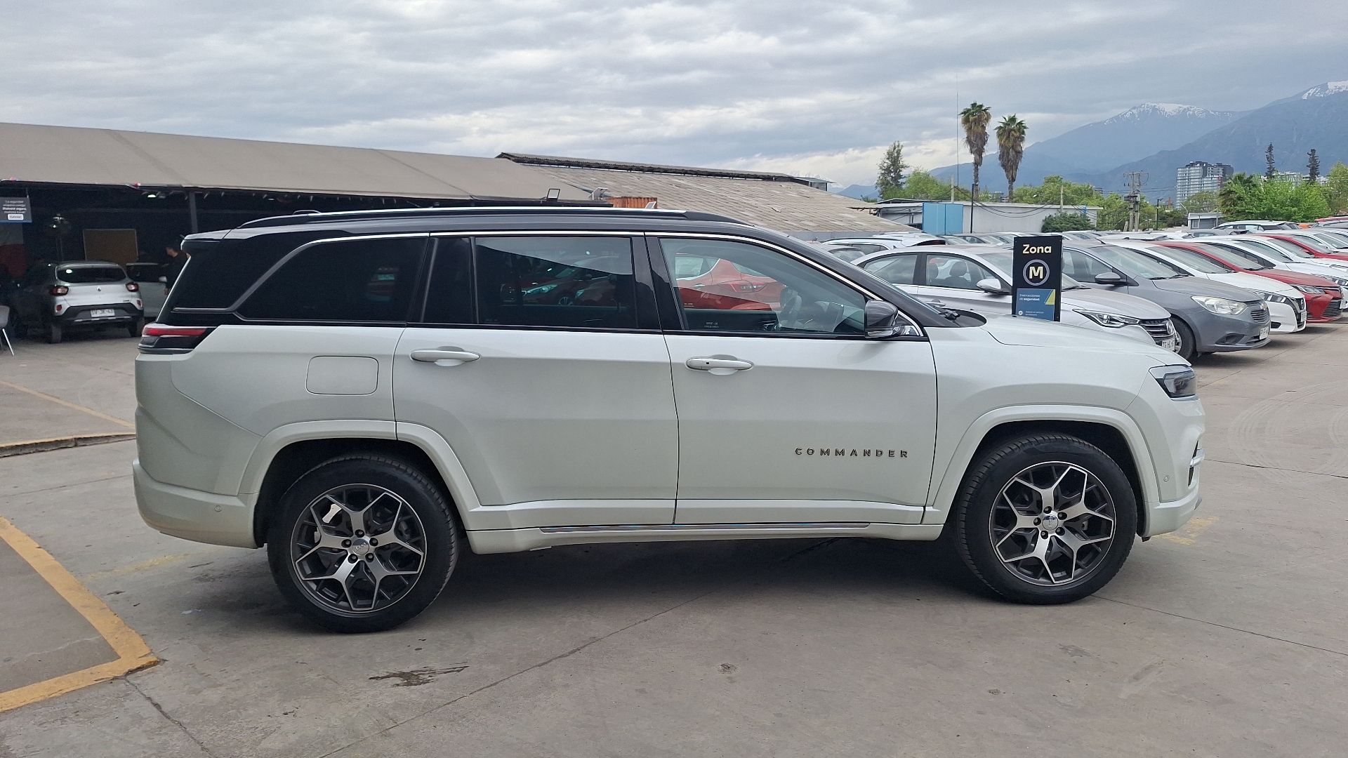 Jeep Commander — foto 5 de 17