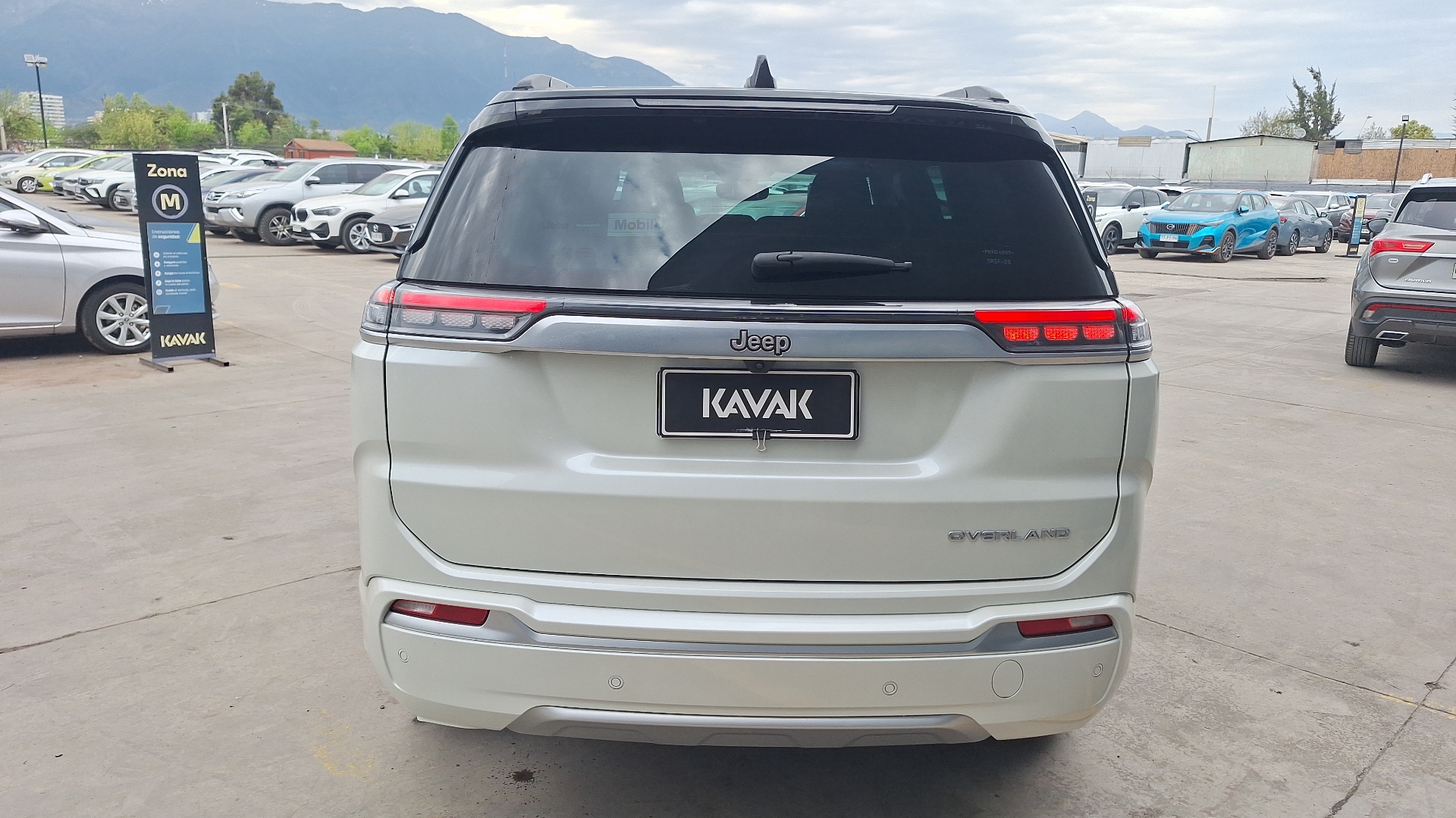 Jeep Commander — foto 3 de 17