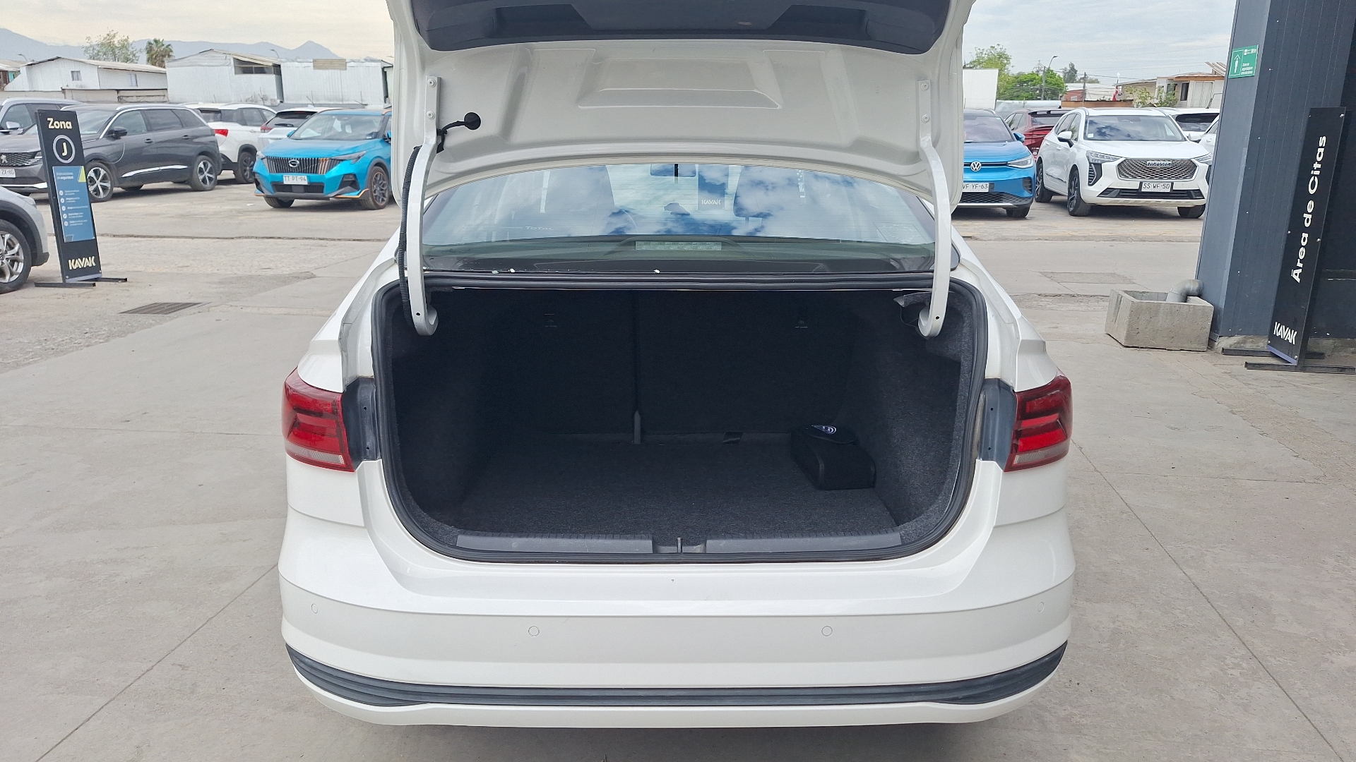 Volkswagen Virtus — foto 4 de 14