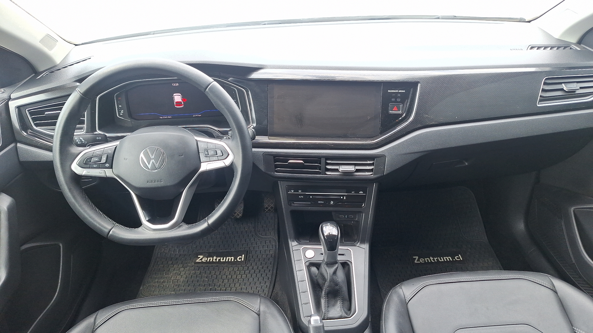Volkswagen Polo — foto 6 de 15