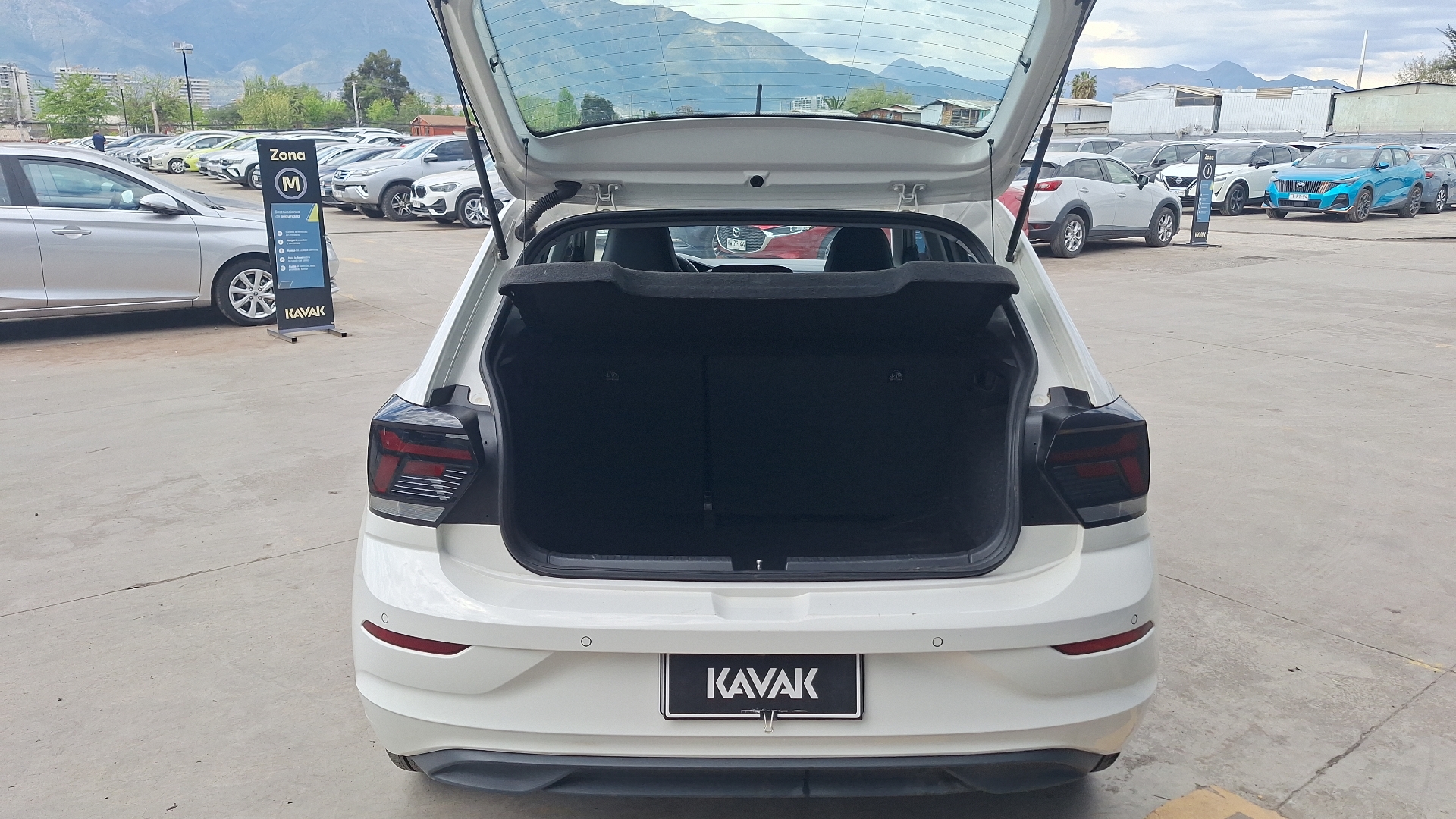 Volkswagen Polo — foto 4 de 15