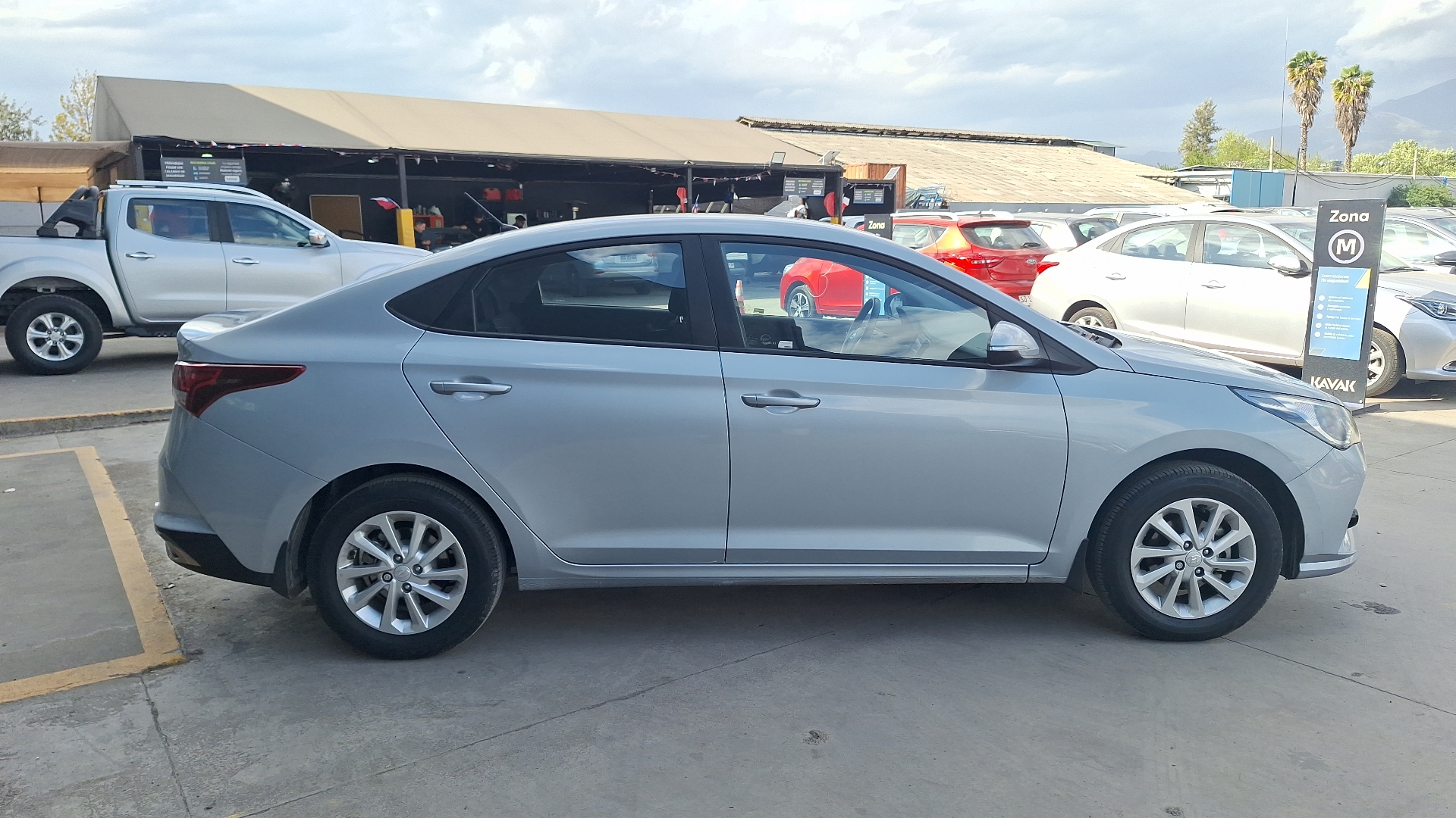 Hyundai Accent — foto 5 de 15