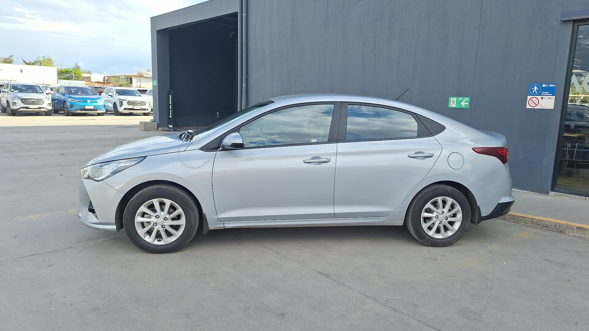 Hyundai Accent — foto 2 de 15