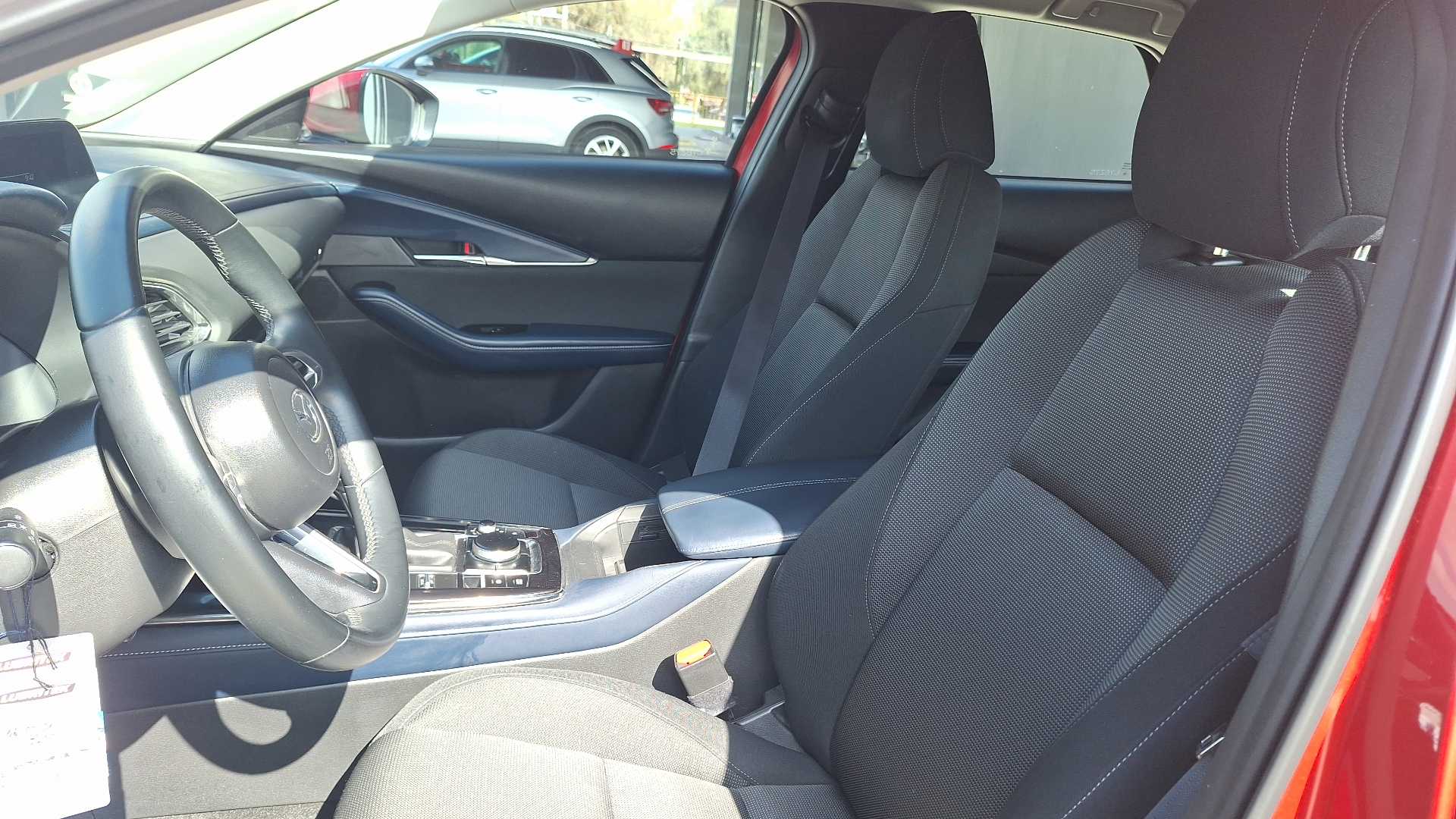 Mazda CX-30 — foto 14 de 15
