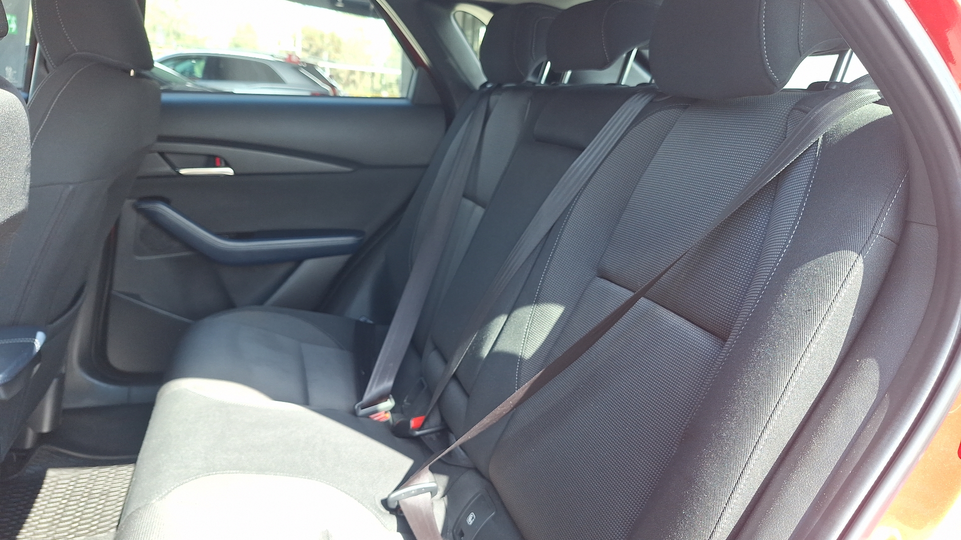 Mazda CX-30 — foto 13 de 15
