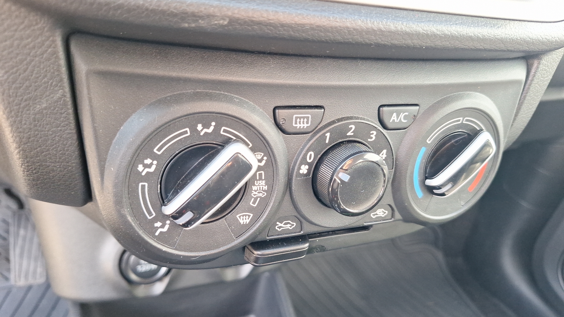 Suzuki Celerio — foto 15 de 15