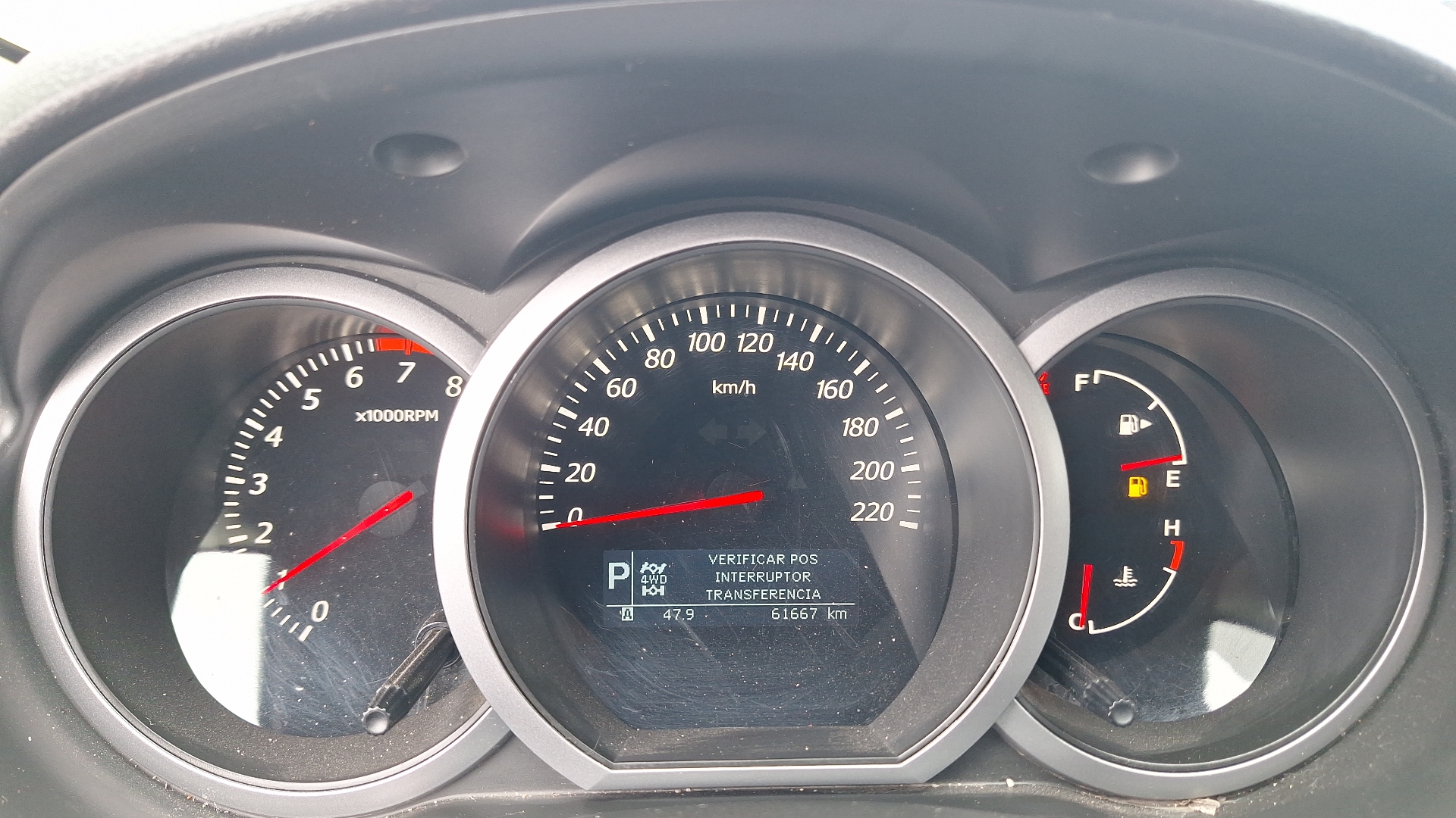 Suzuki Grand Vitara — foto 9 de 14