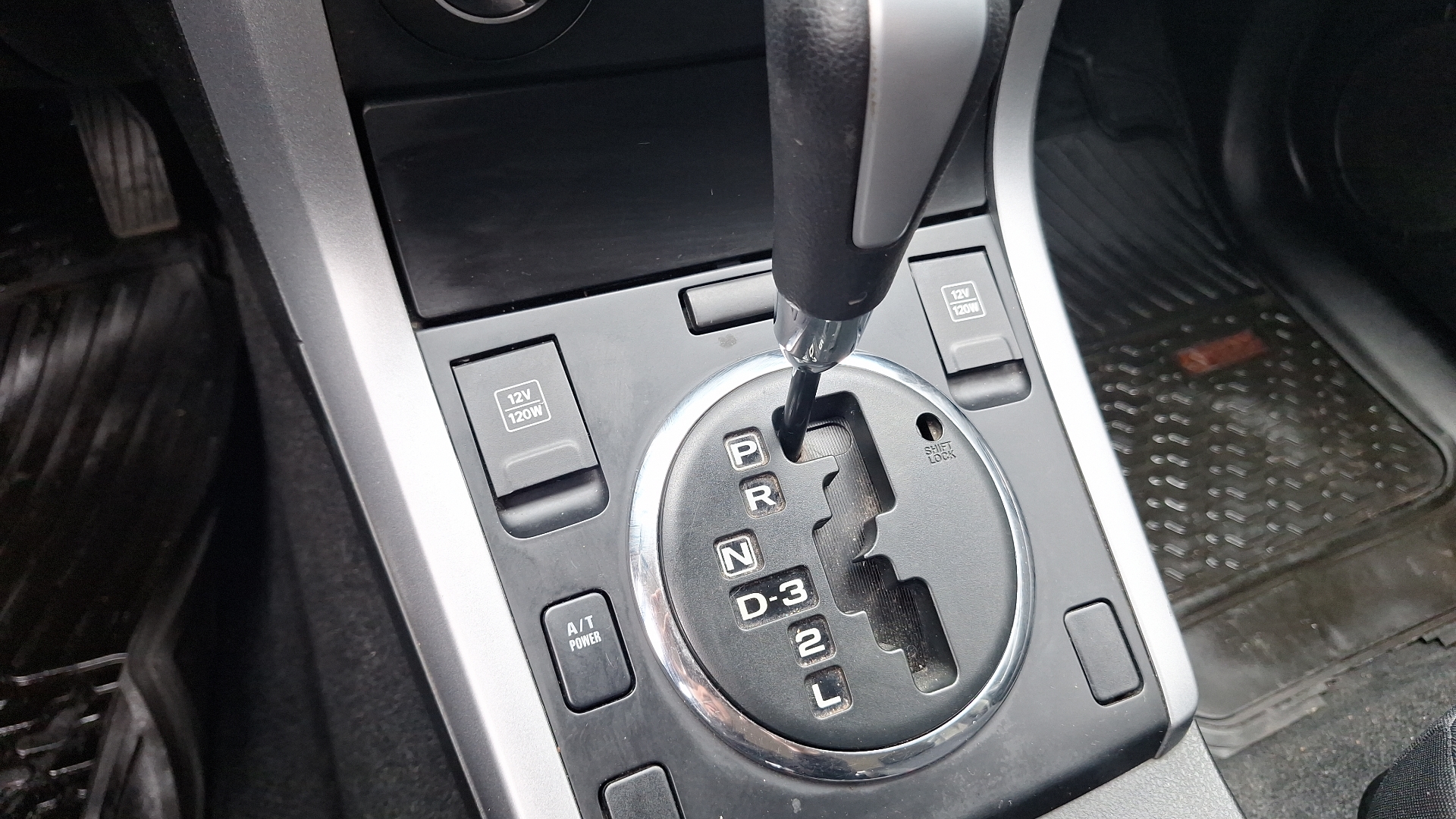 Suzuki Grand Vitara — foto 11 de 14