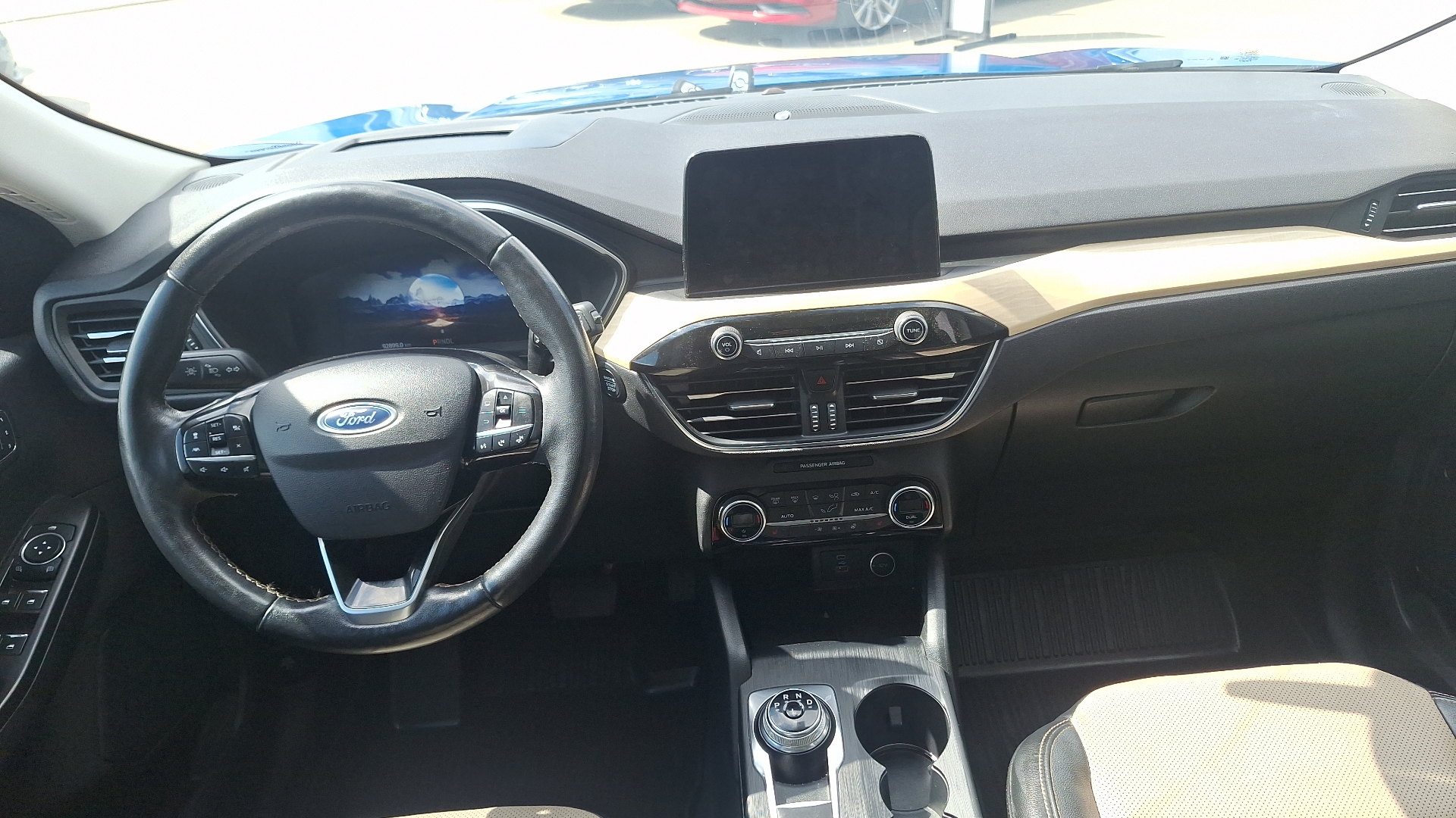 Ford Escape — foto 6 de 16