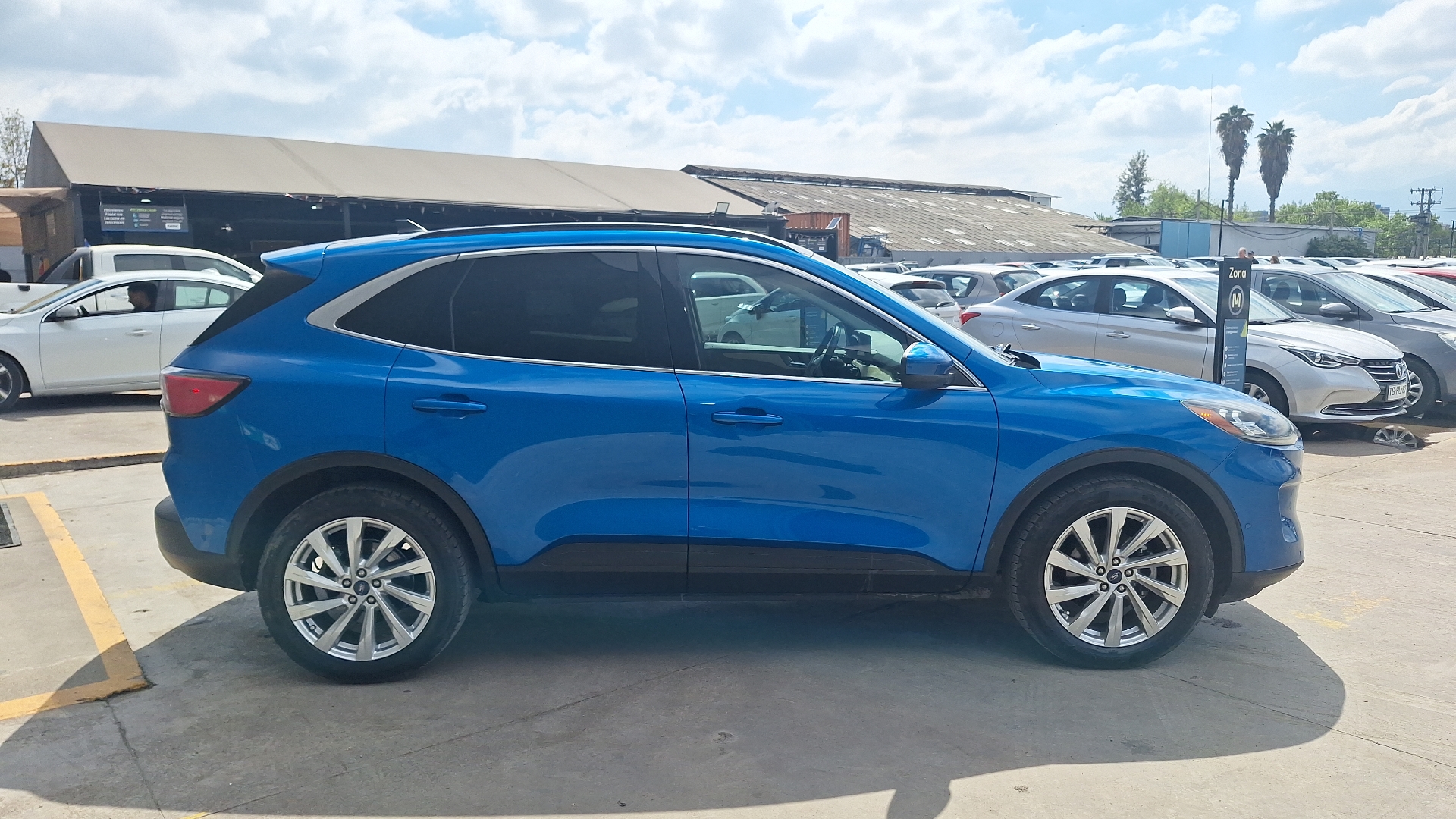 Ford Escape — foto 5 de 16