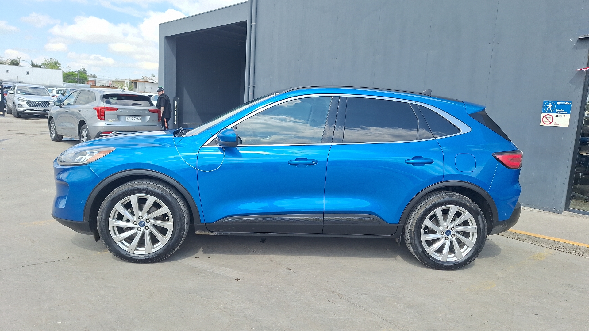 Ford Escape — foto 2 de 16