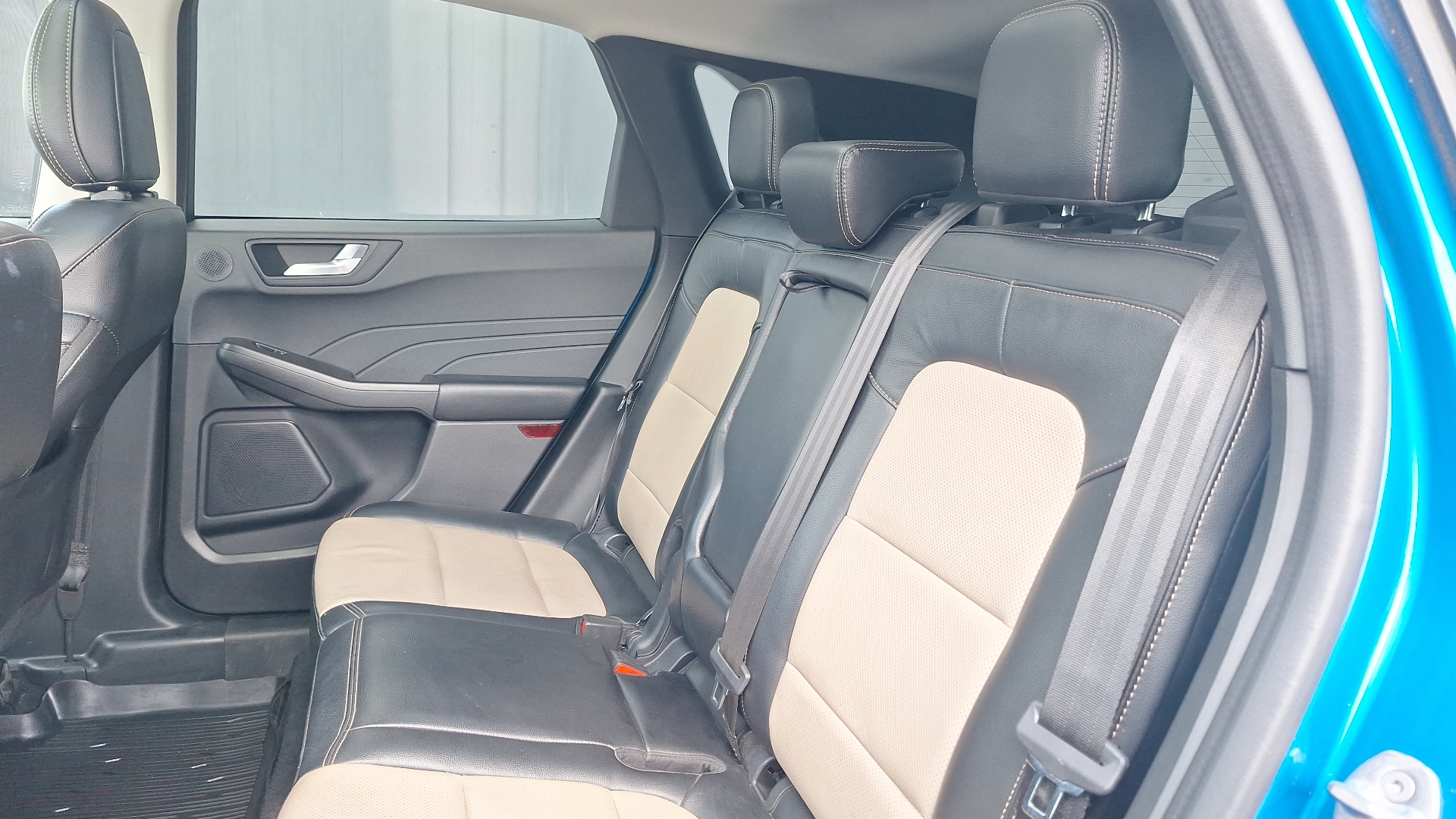 Ford Escape — foto 14 de 16