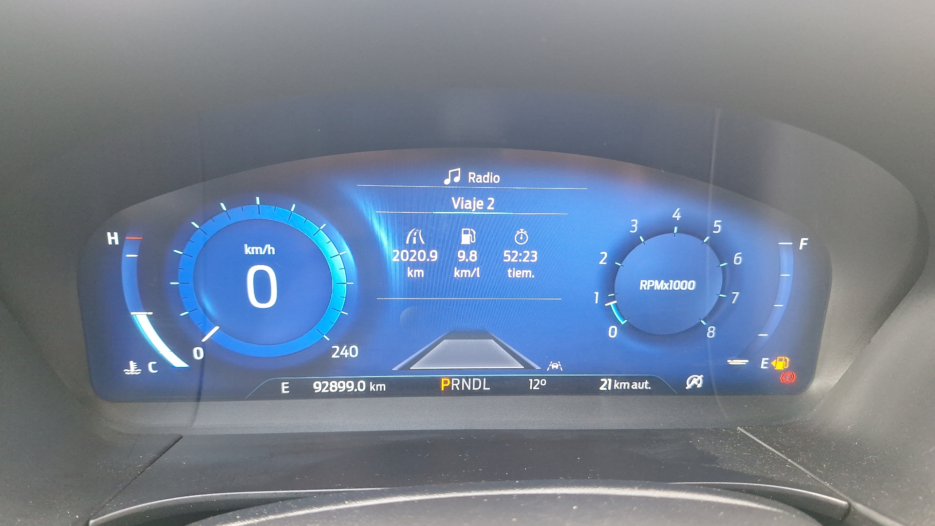 Ford Escape — foto 9 de 16