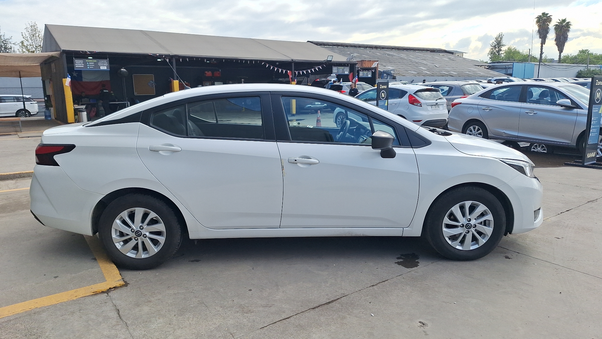 Nissan Versa — foto 5 de 14