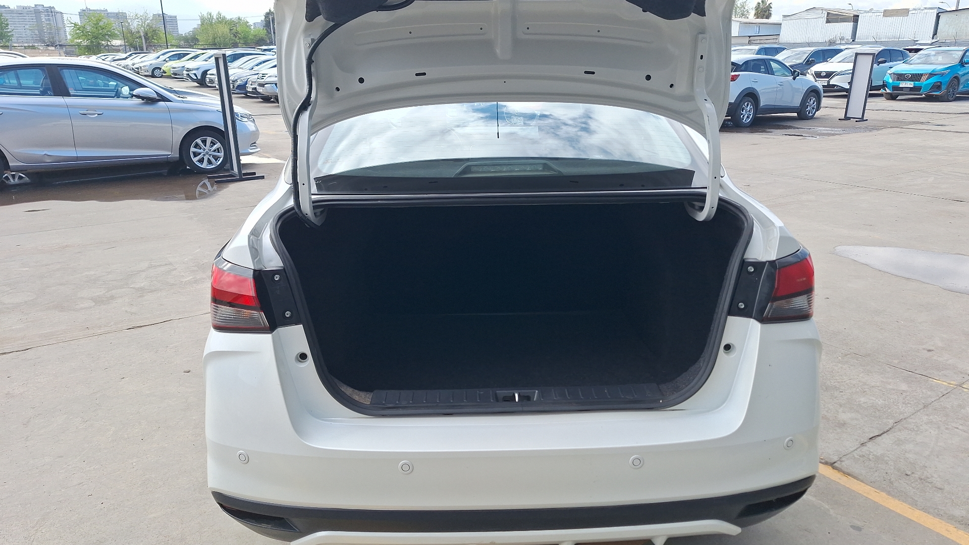 Nissan Versa — foto 4 de 14