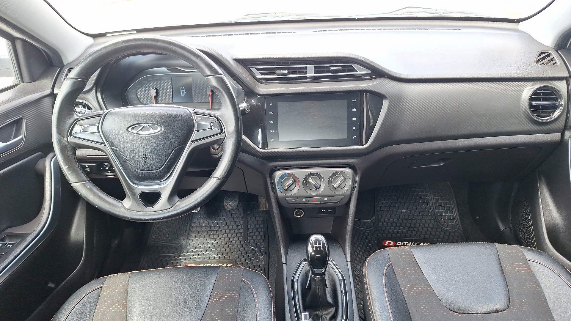Chery Tiggo 2 — foto 6 de 15