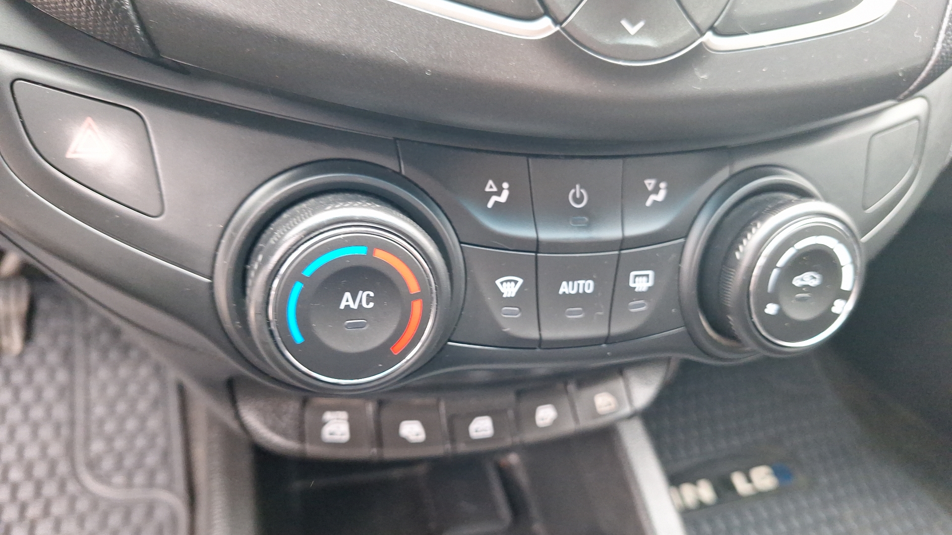 Chevrolet Sail — foto 14 de 14