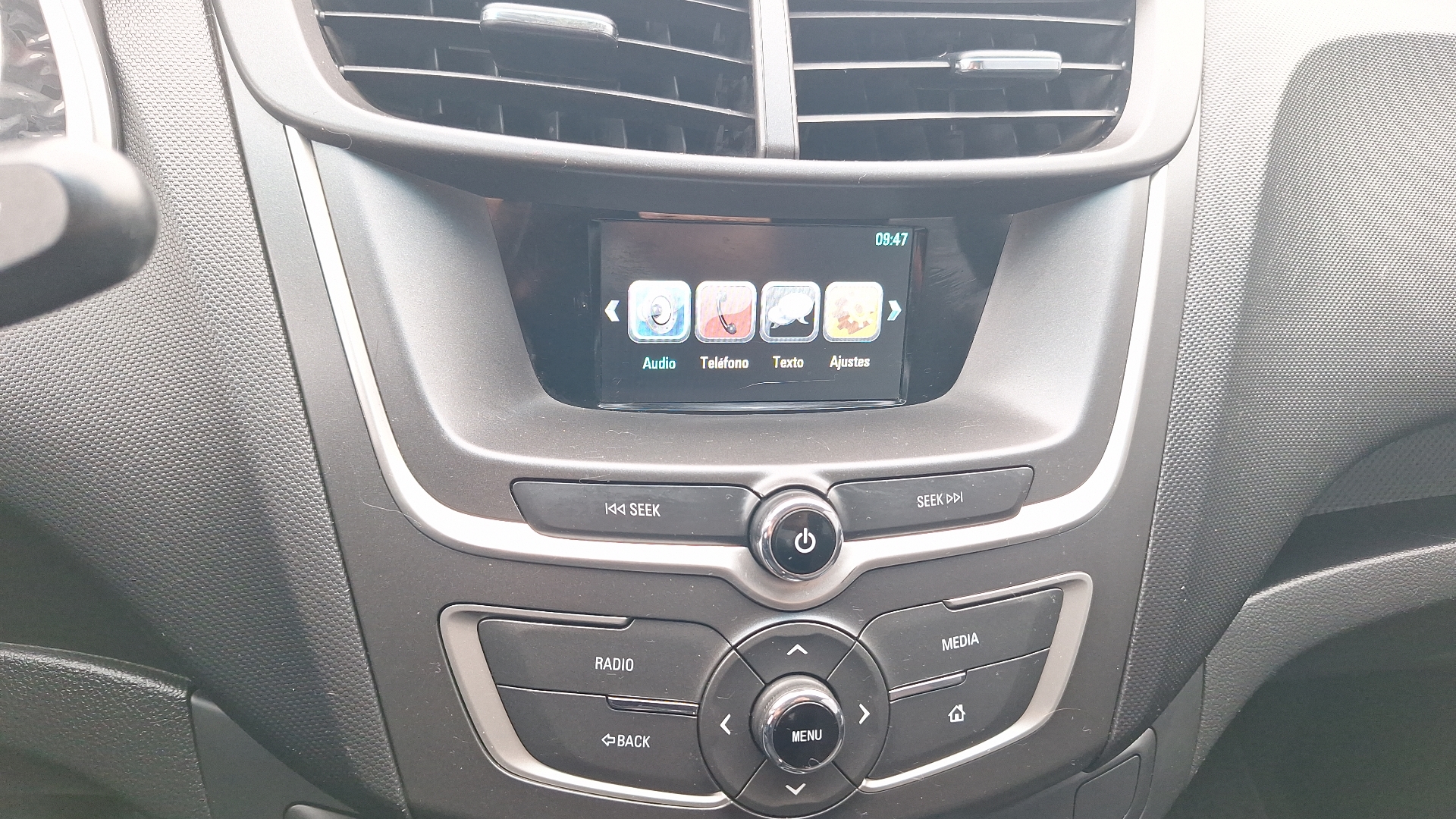 Chevrolet Sail — foto 10 de 14