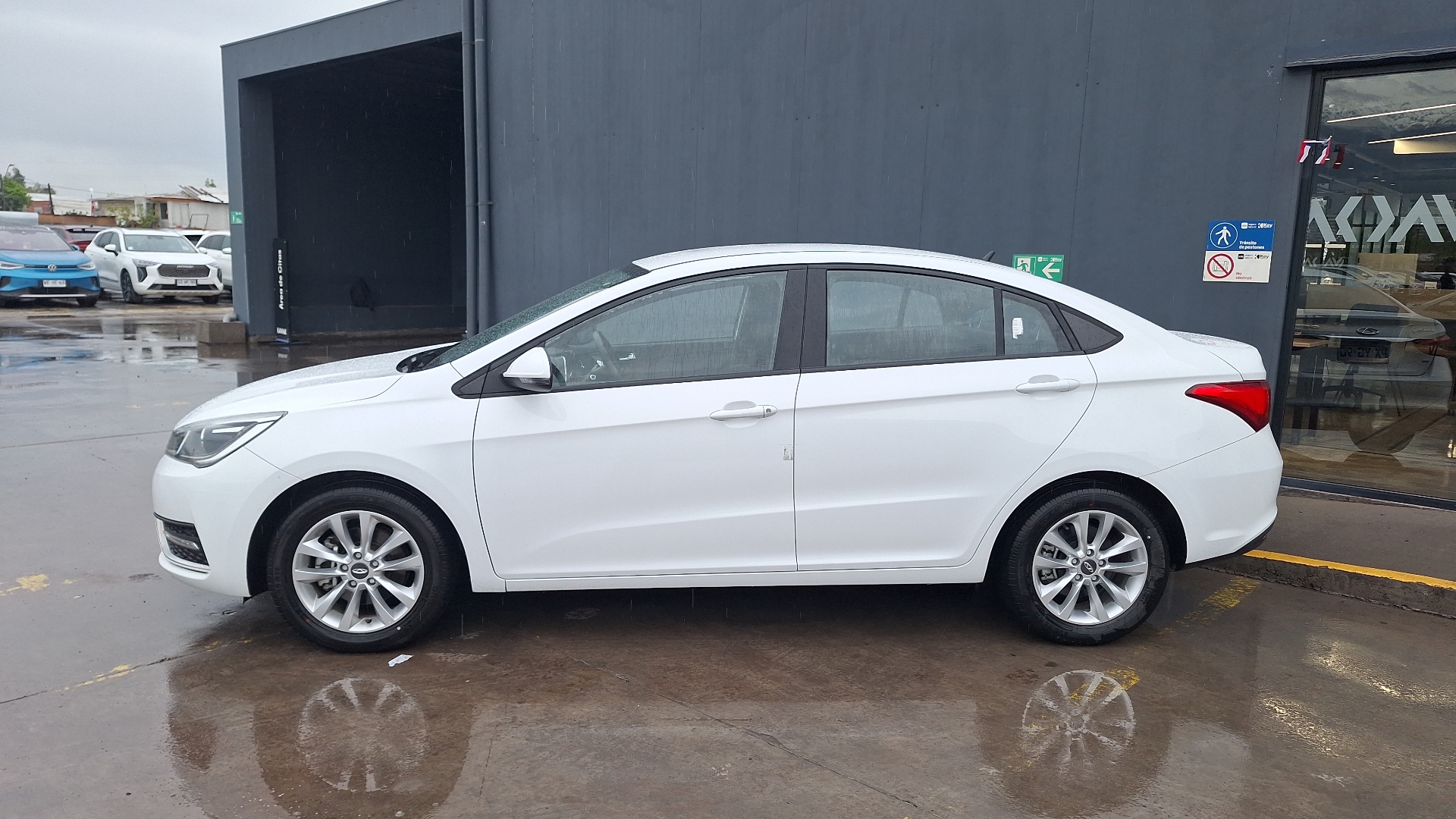Chery Arrizo 5 — foto 2 de 15