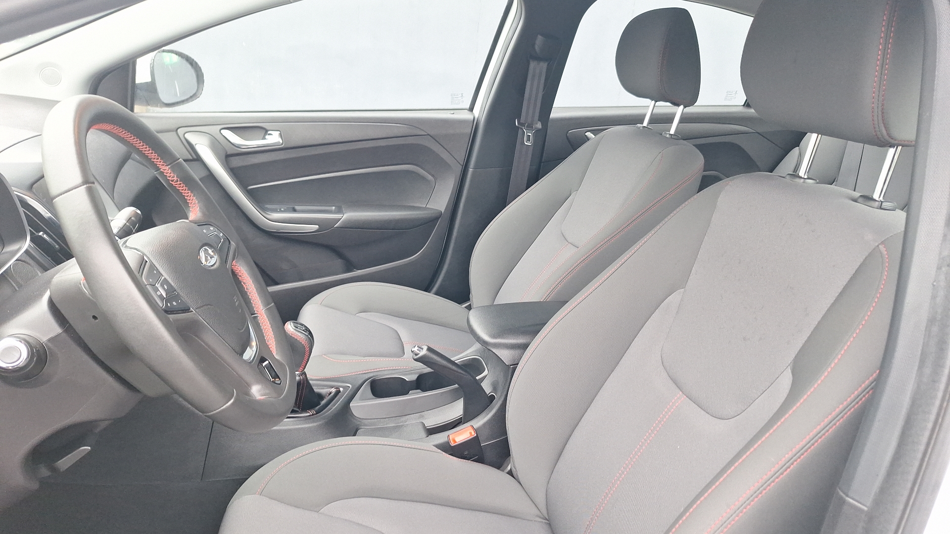 Chery Arrizo 5 — foto 14 de 15
