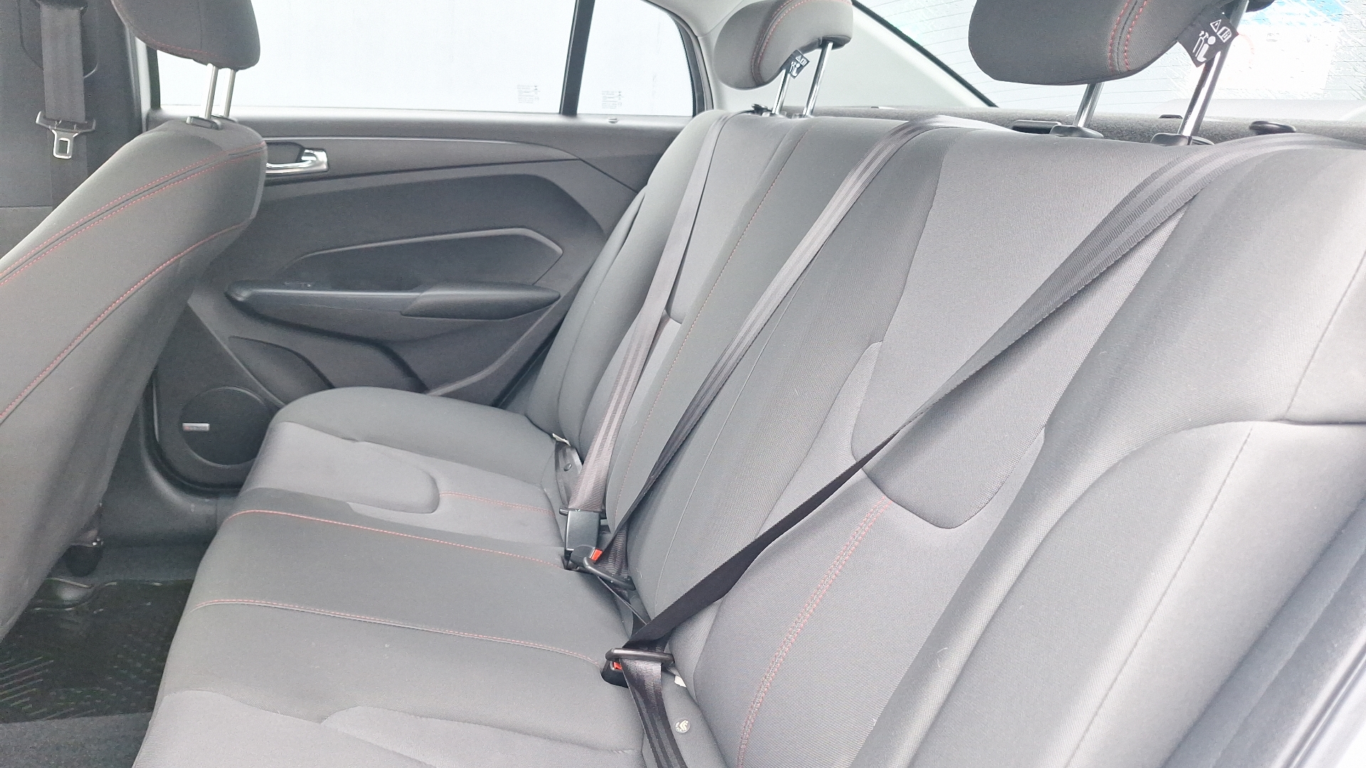Chery Arrizo 5 — foto 13 de 15