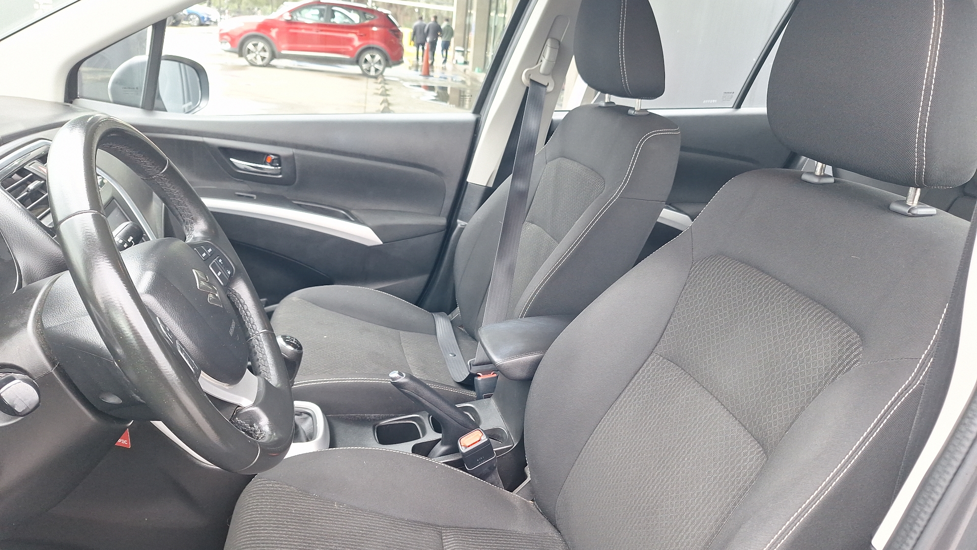 Suzuki S-Cross — foto 14 de 15
