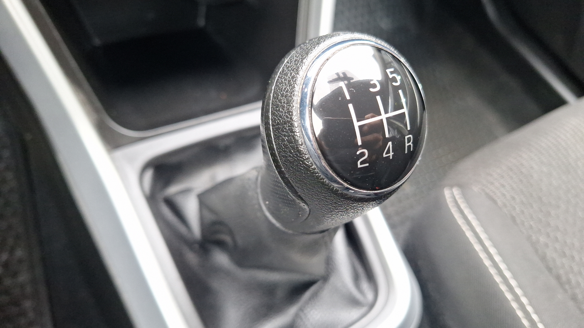 Suzuki S-Cross — foto 11 de 15