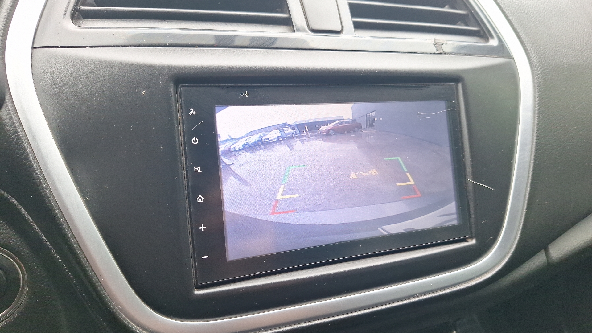 Suzuki S-Cross — foto 12 de 15