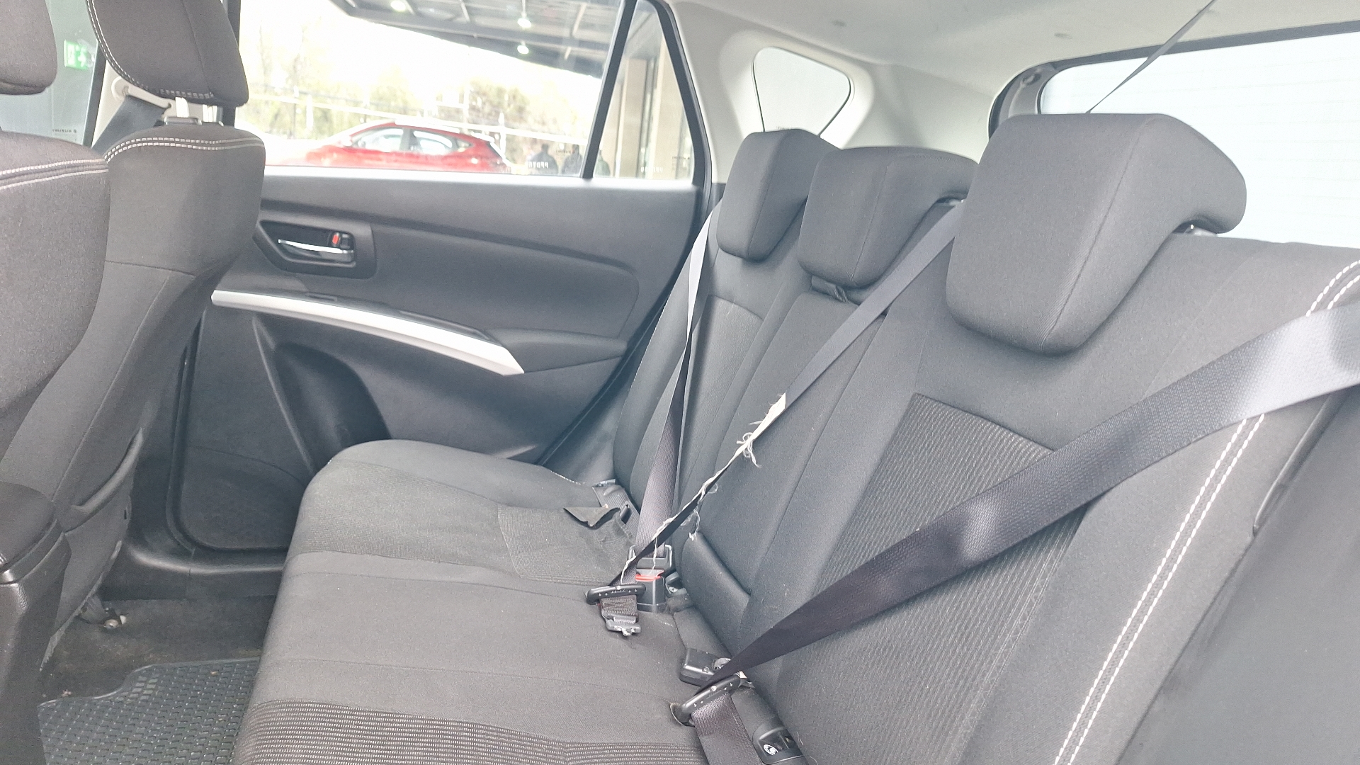 Suzuki S-Cross — foto 13 de 15
