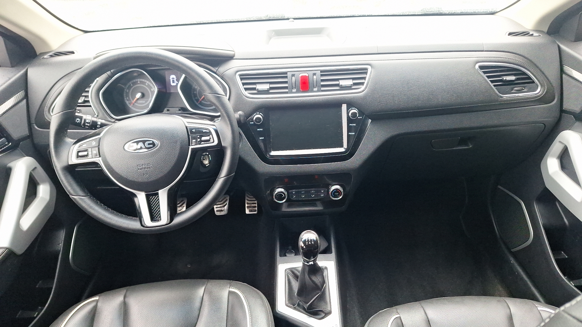 JAC S2 — foto 6 de 15