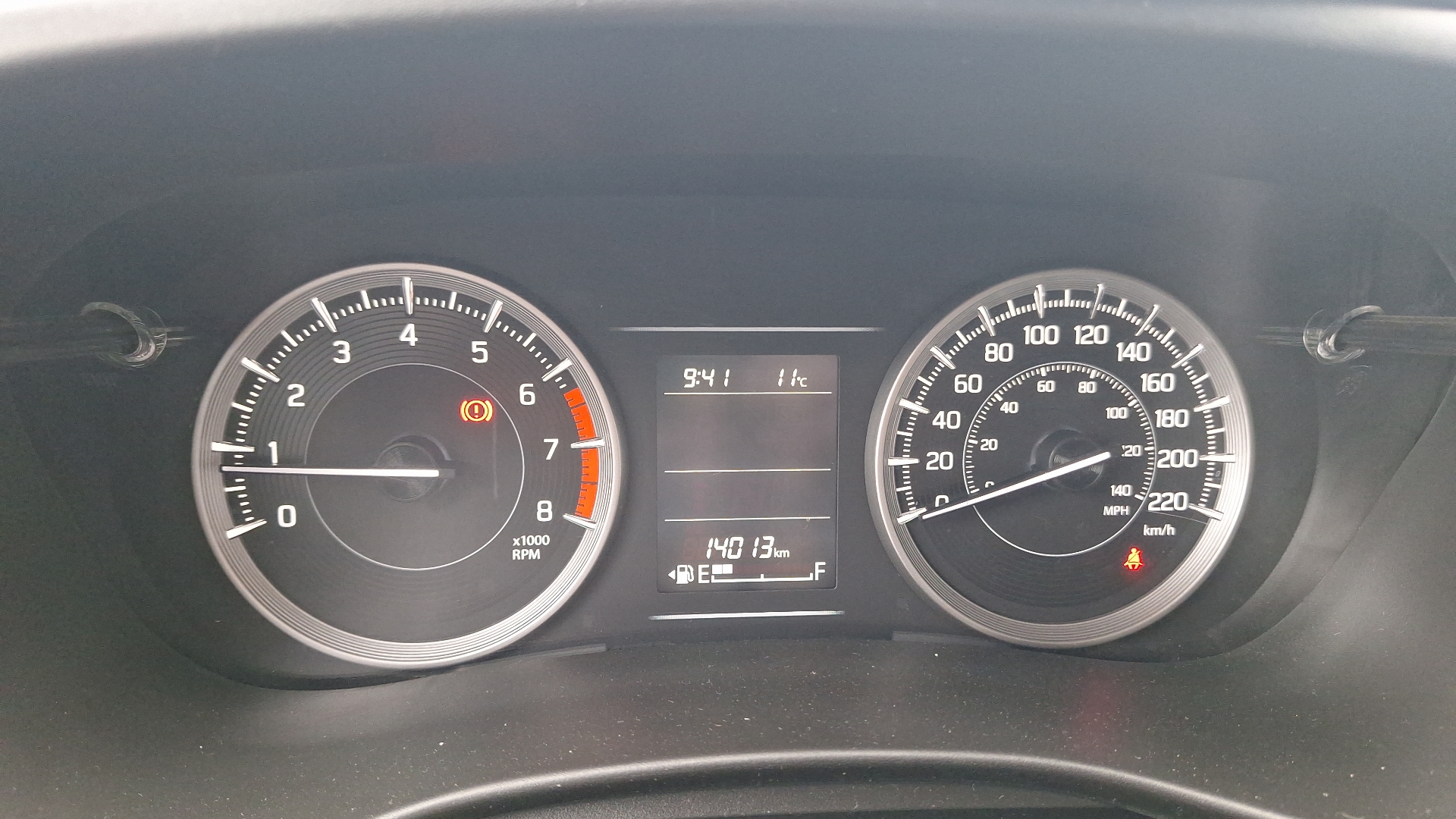 Suzuki Baleno — foto 9 de 15