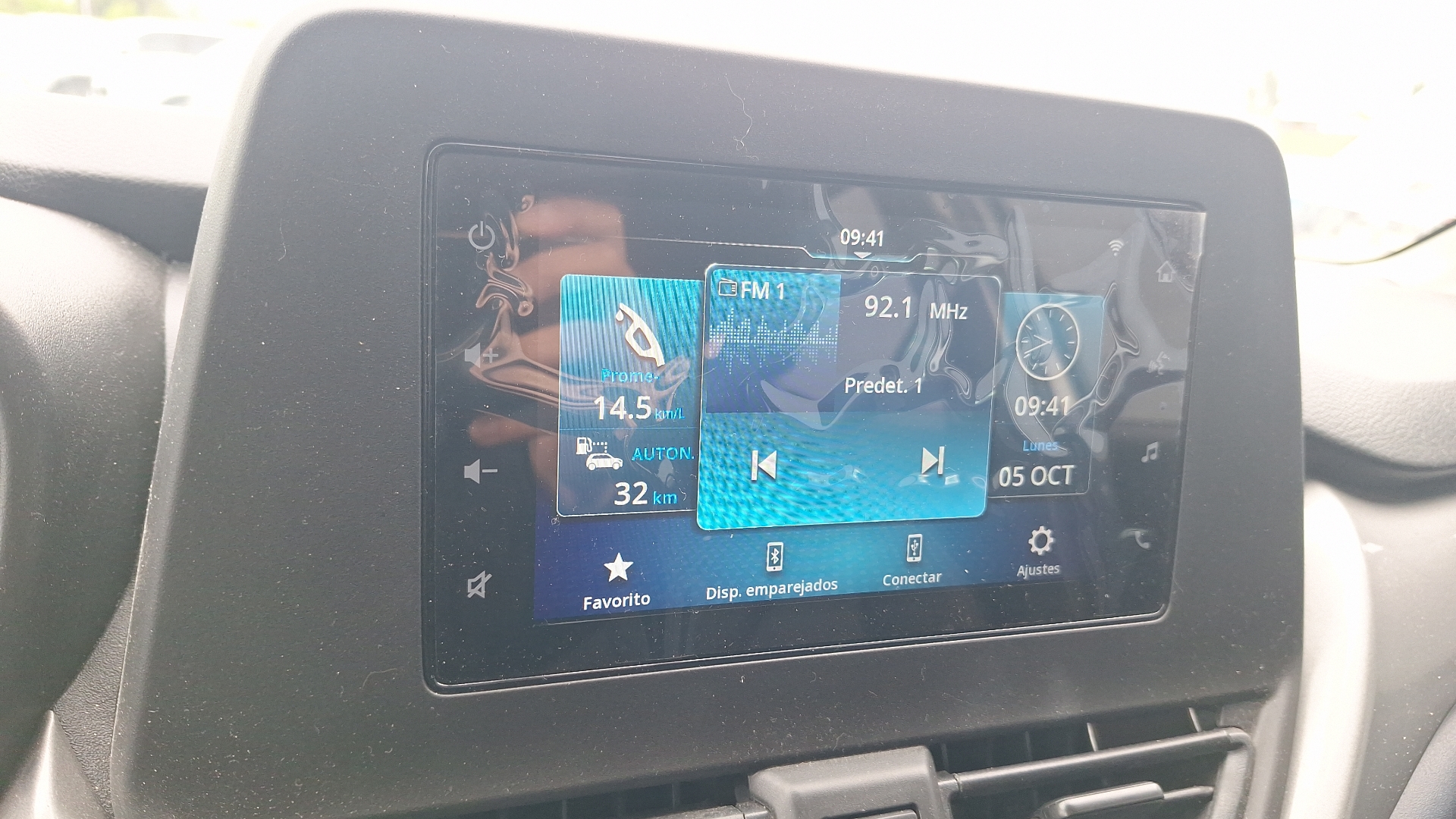 Suzuki Baleno — foto 10 de 15