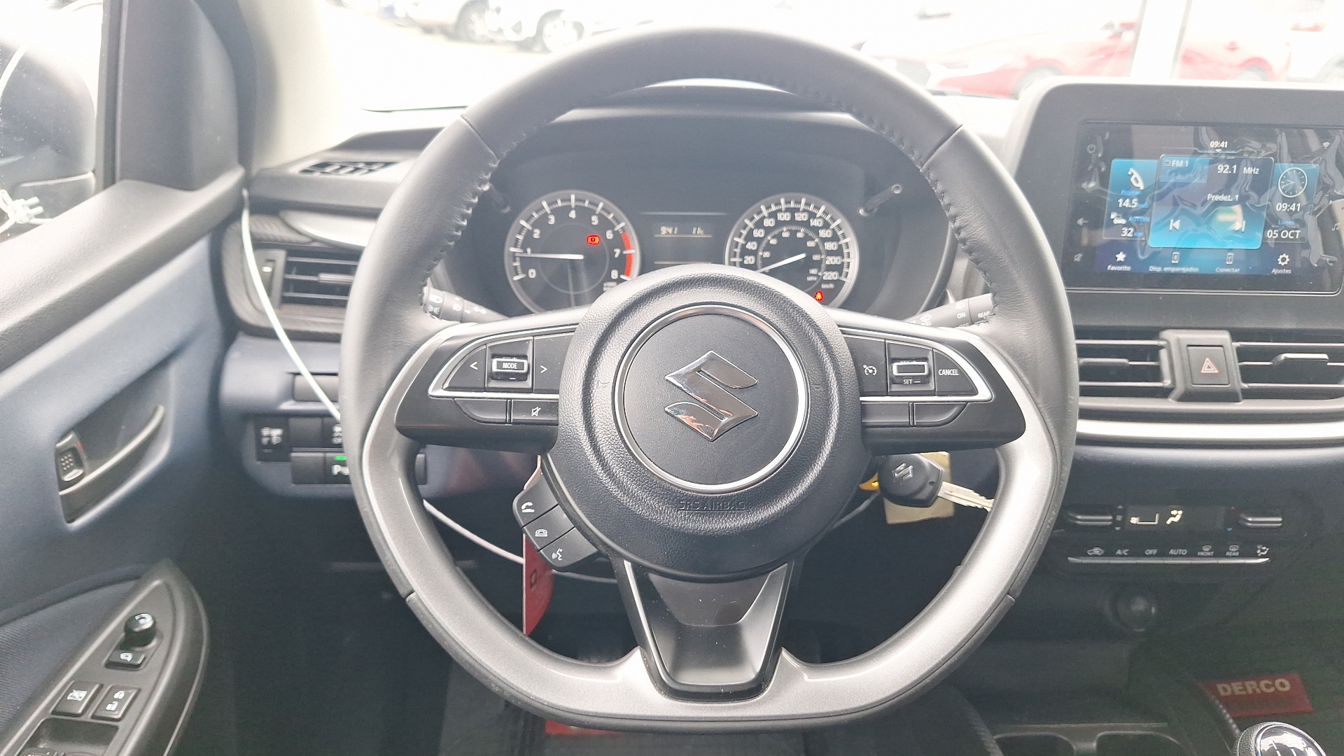 Suzuki Baleno — foto 8 de 15