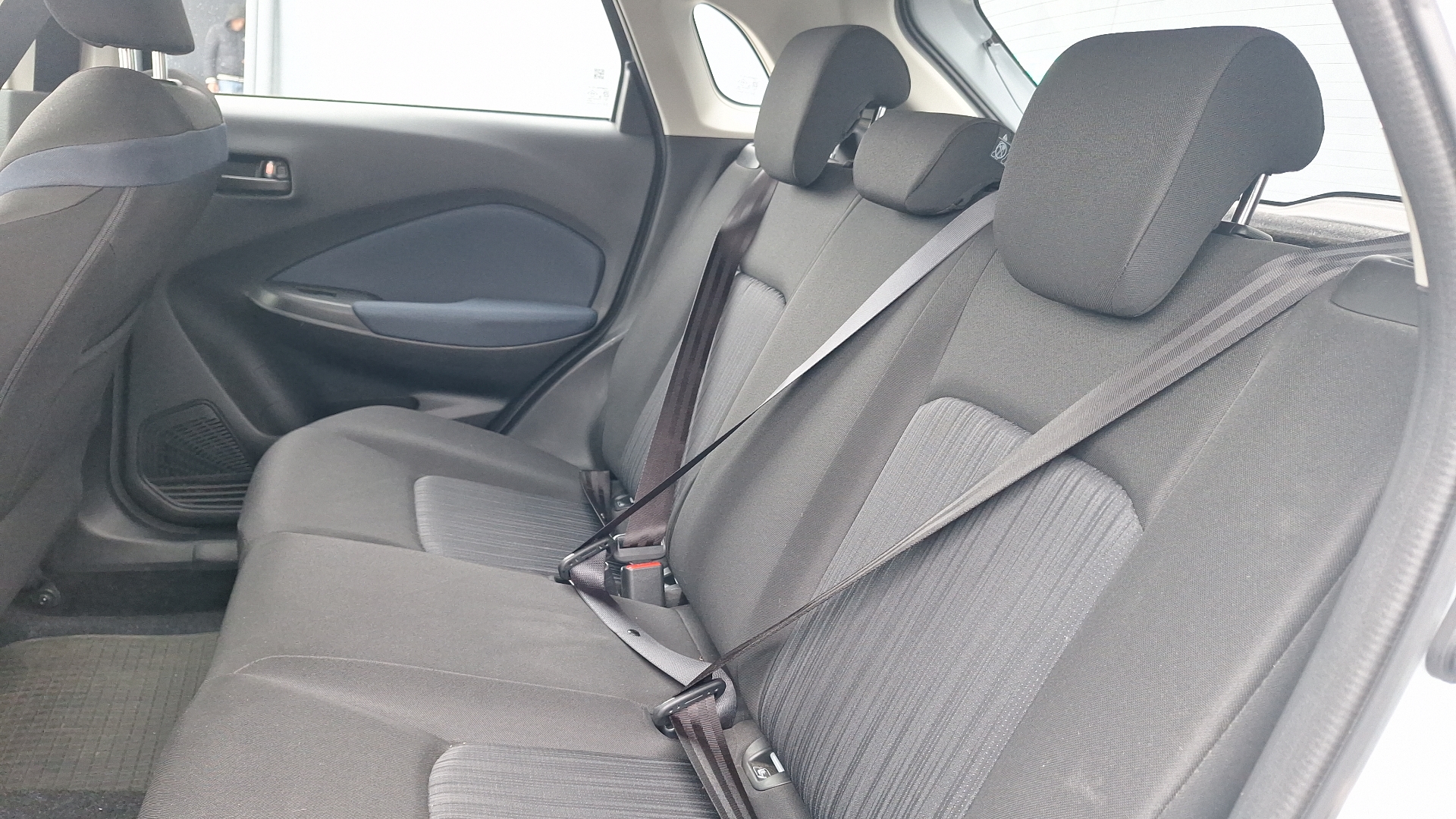 Suzuki Baleno — foto 13 de 15