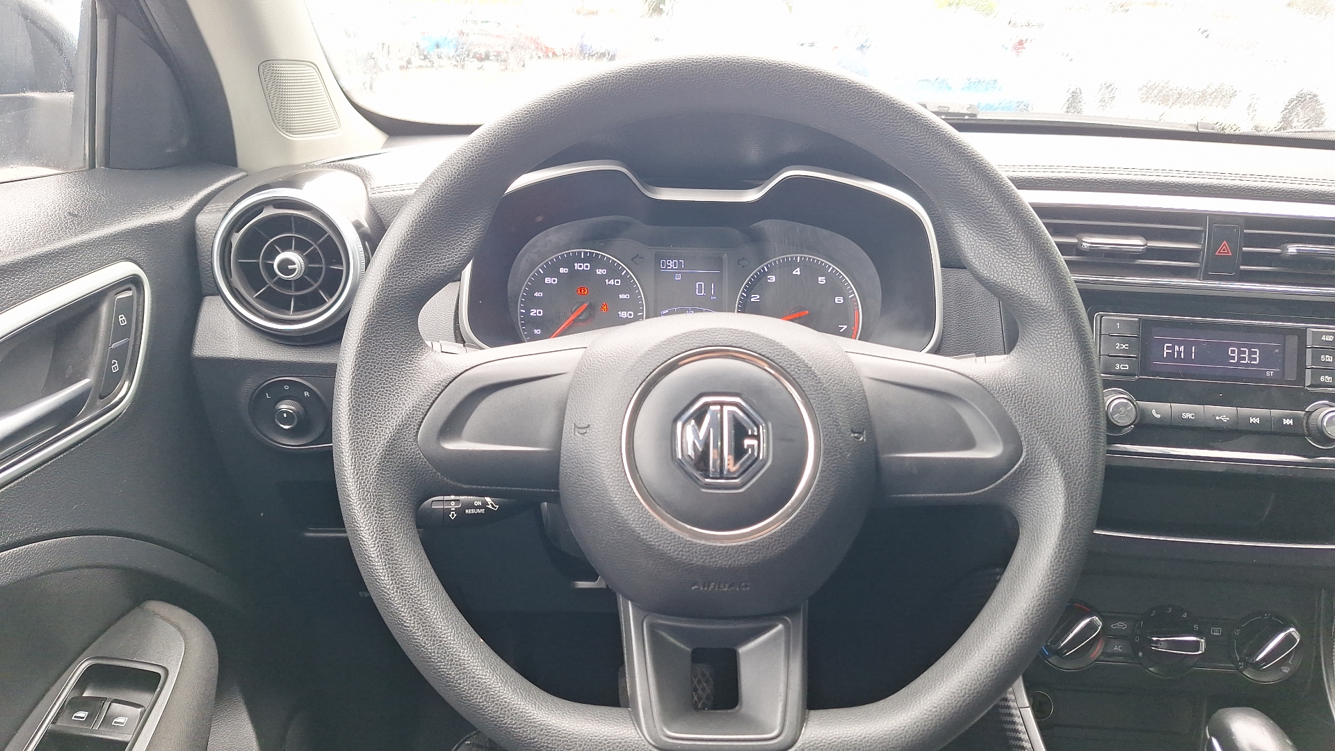 MG Zs — foto 8 de 14