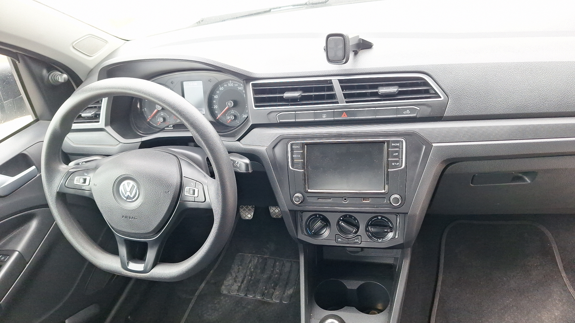 Volkswagen Saveiro — foto 6 de 14
