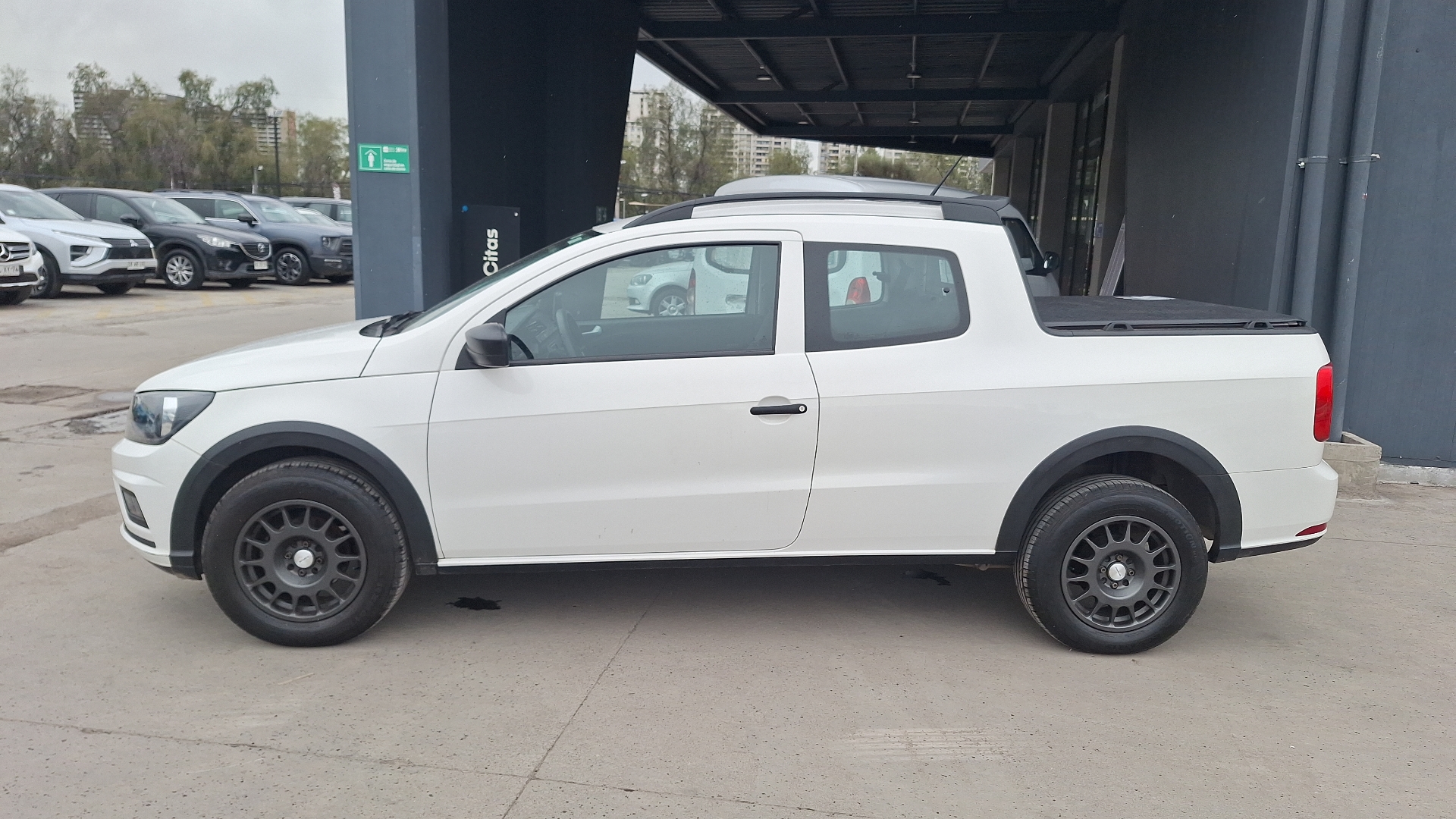 Volkswagen Saveiro — foto 2 de 14