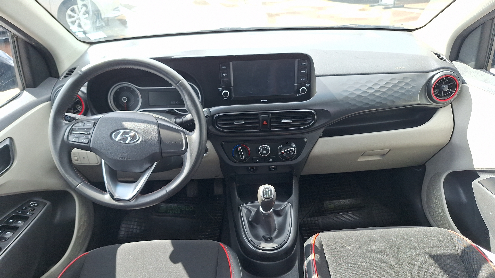 Hyundai Grand I10 — foto 6 de 15