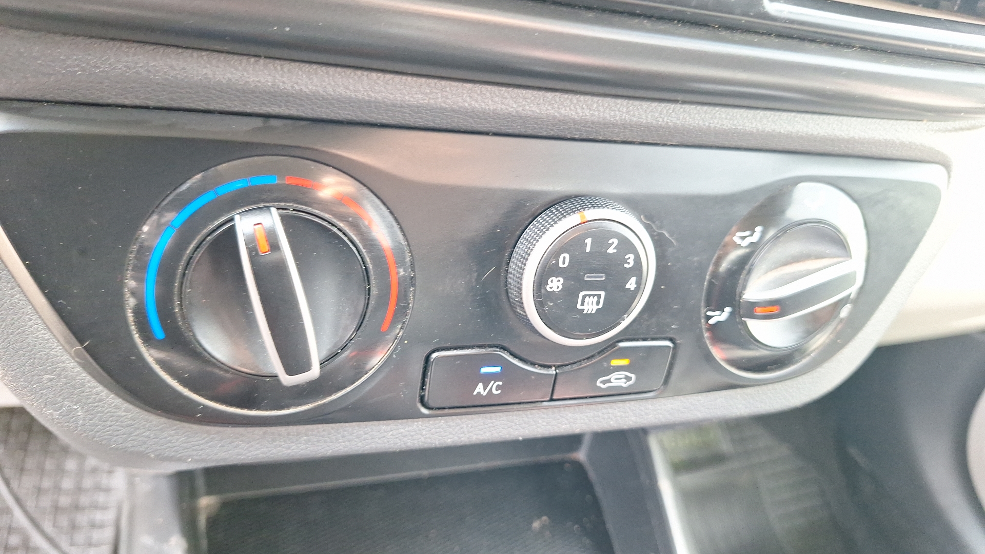 Hyundai Grand I10 — foto 15 de 15