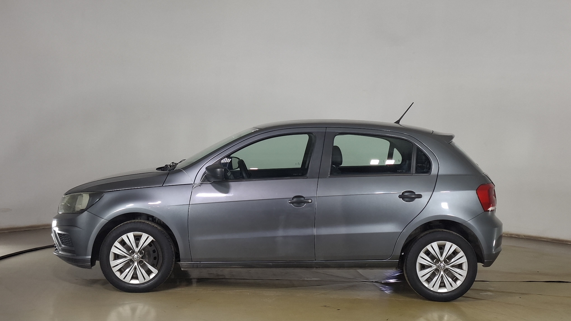 Volkswagen Gol — foto 7 de 15