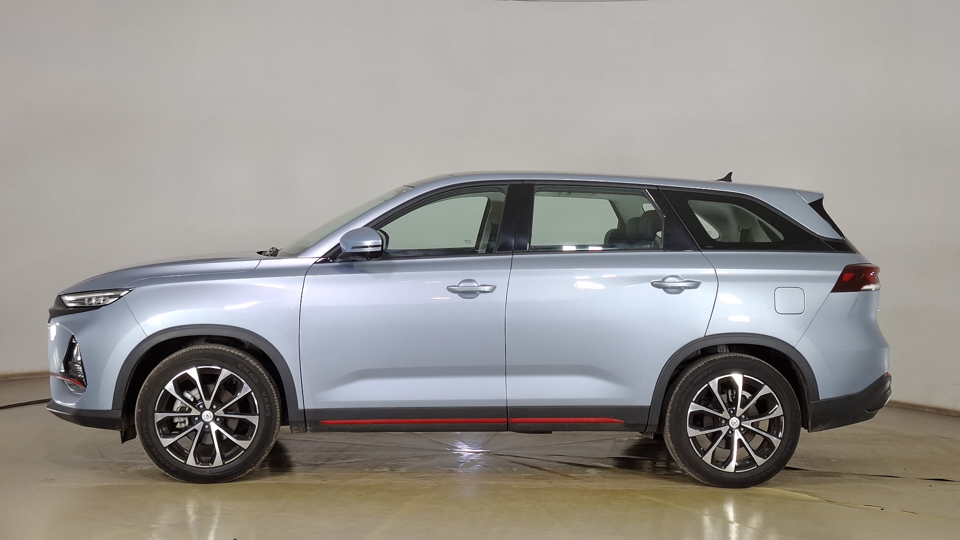 Changan X7 Plus — foto 7 de 17