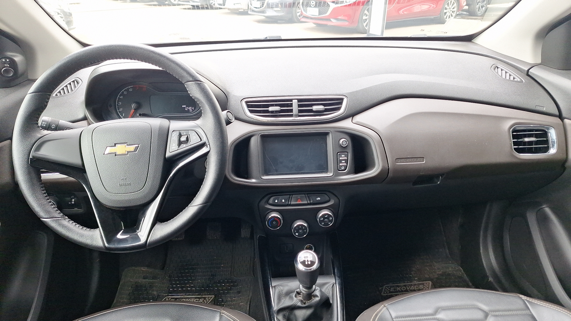 Chevrolet Prisma — foto 6 de 15