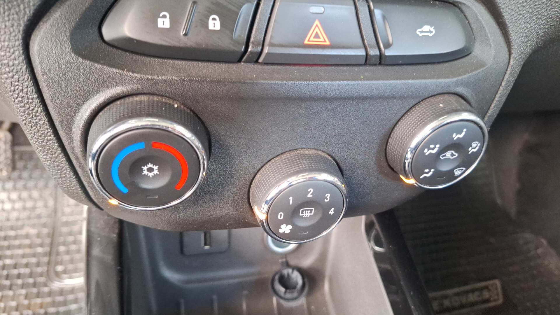 Chevrolet Prisma — foto 15 de 15