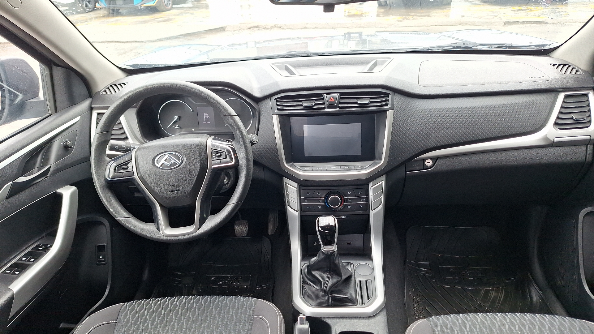 Maxus T60 — foto 6 de 15