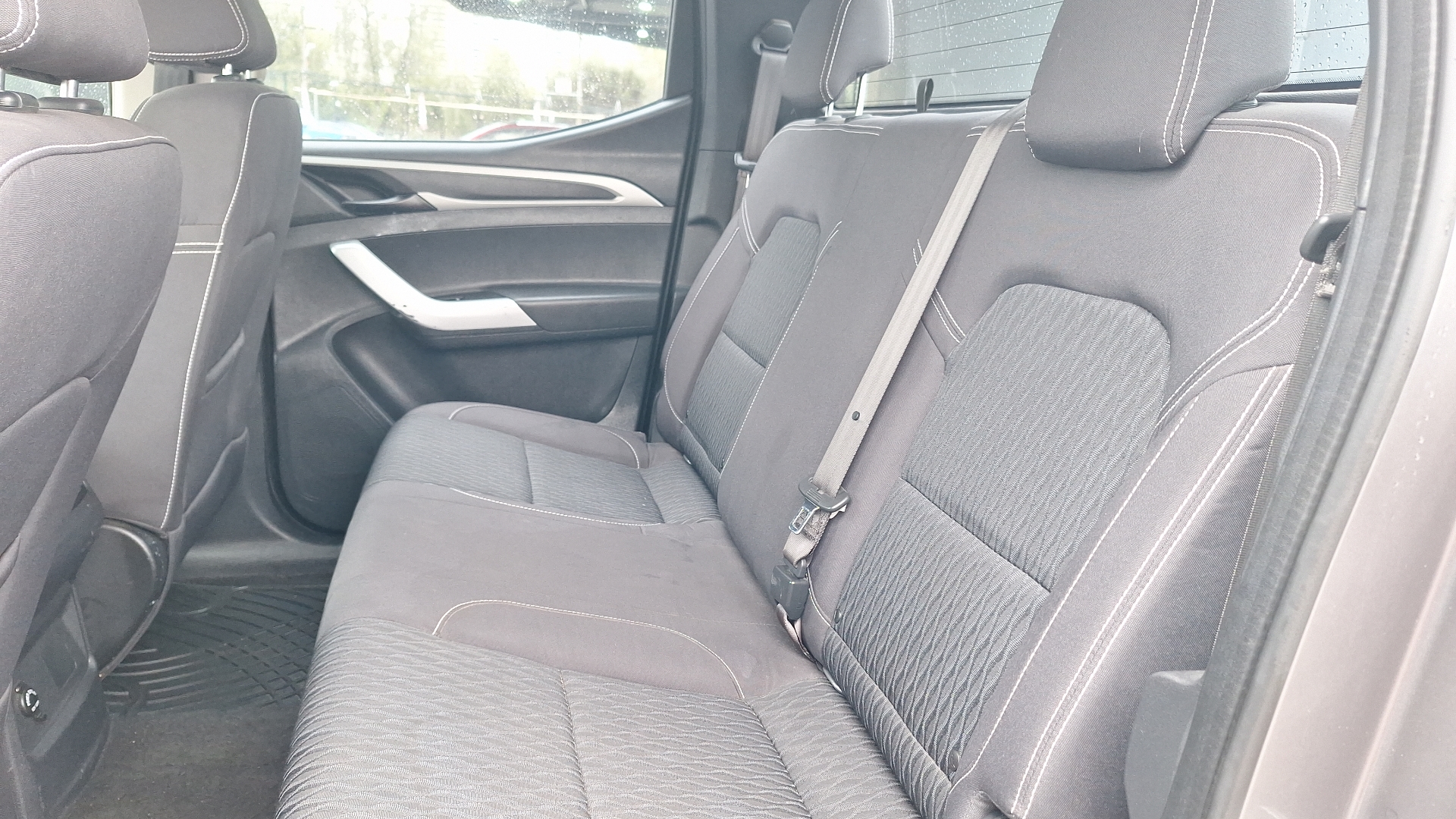 Maxus T60 — foto 13 de 15